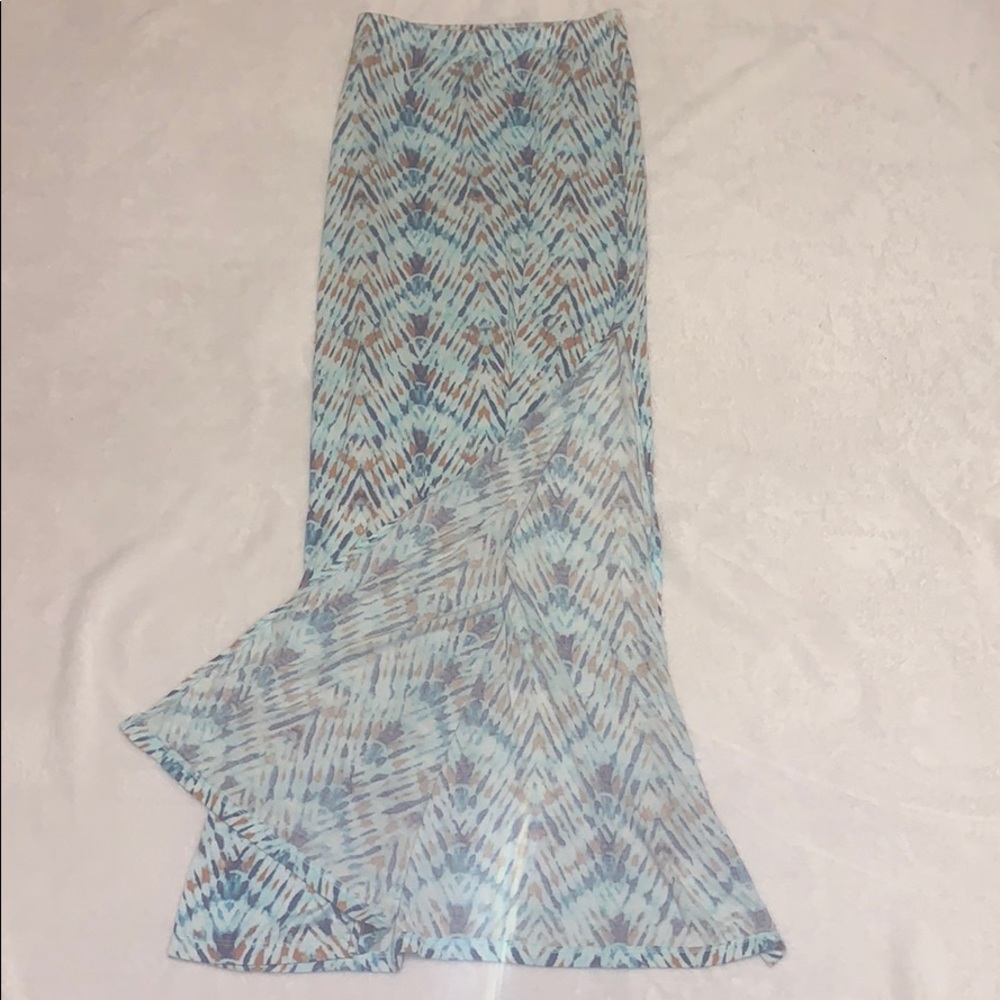 Long slitted skirt